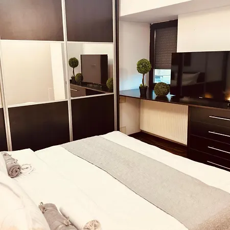 3 Unirii Square Alba Iulia 75 * 布加勒斯特