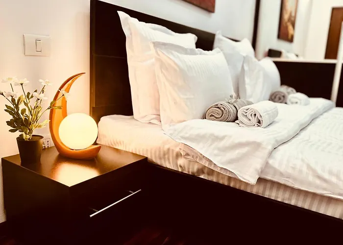 Апартаменти 3 Unirii Square Alba Iulia 75 *